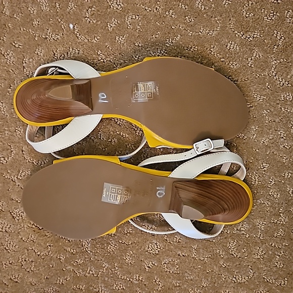 Chelsea Crew heels - Picture 3 of 3